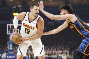 爱游戏体育-包含德约科维奇迎来七赛季出色发挥，篮网观众热烈欢呼！比赛高潮迭起的词条